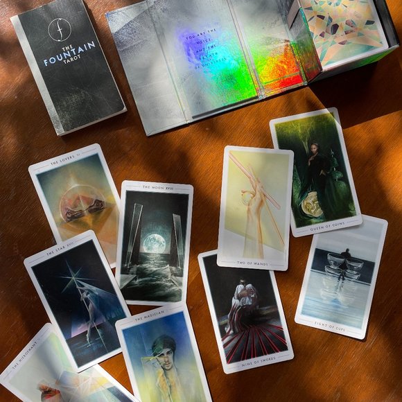 The Fountain Tarot Deck - Picture 1 of 3